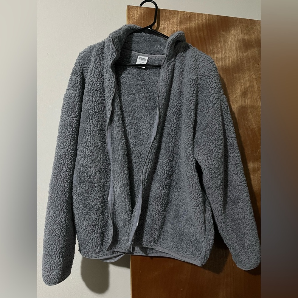 PINK FLEECE SHERPA SIZE MEDIUM in GRAY!